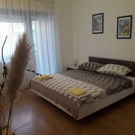 Zlata Vrcevan Apartment *
